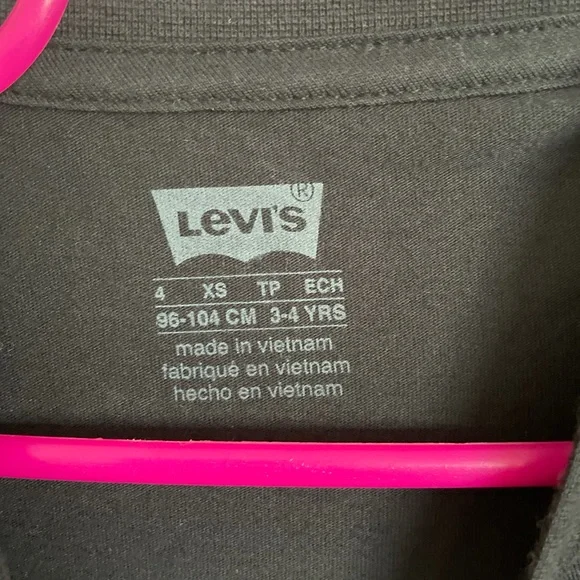 Levi’s Toddler Snoopy T-Shirt - Size 3-4T - Picture 4 of 8